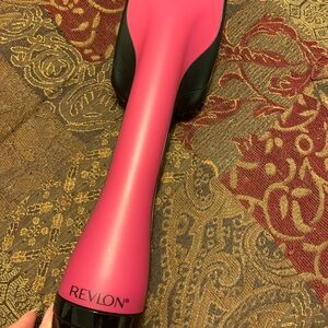 Revlon Hot Pink Styling Brush